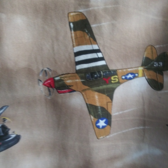 Airplane pattern RJC Made in Hawaii Mens Shirt - Picture 7 of 8